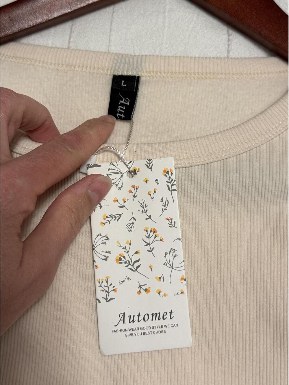 Automet Cream Ribbed Slim Fit Long Sleeve Crewneck Top Women's Large NWT - Picture 3 of 7